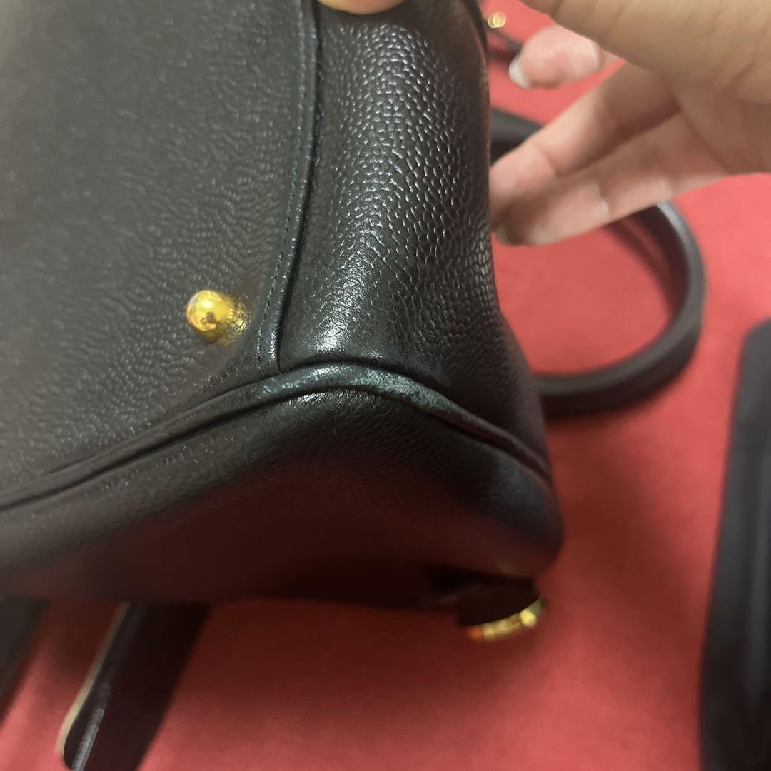 CHANEL ブラックボストン型バッグ