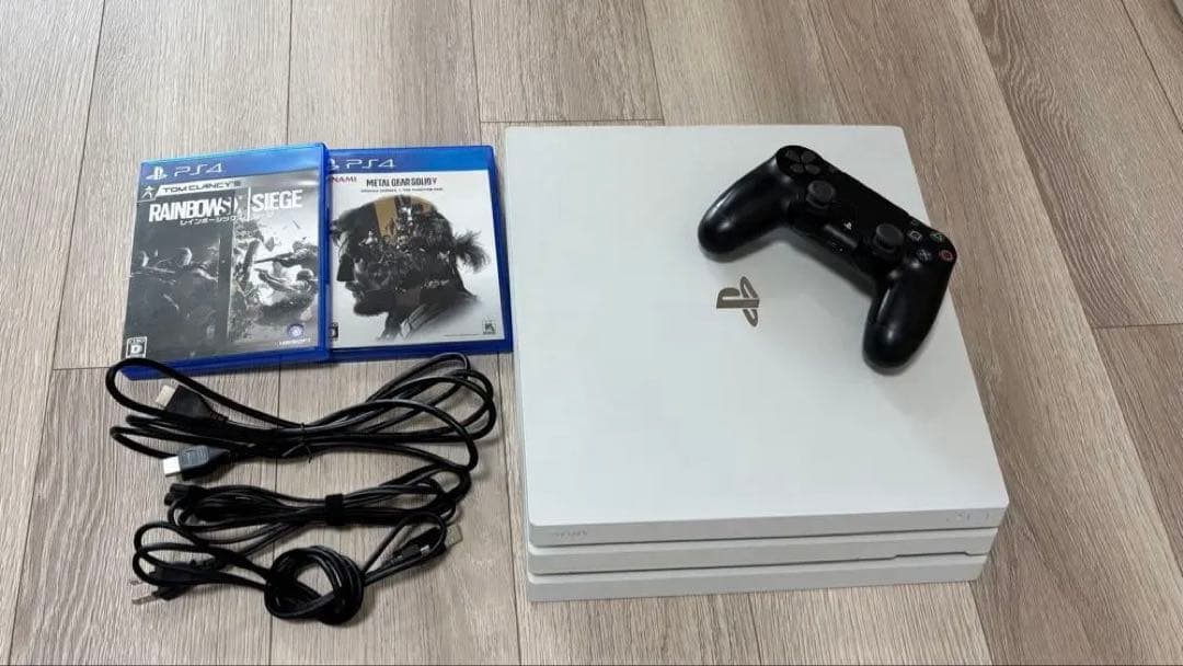 プレステ4プロ　PS4 Pro（CUH7200B）本体 + 付属品＋ソフト