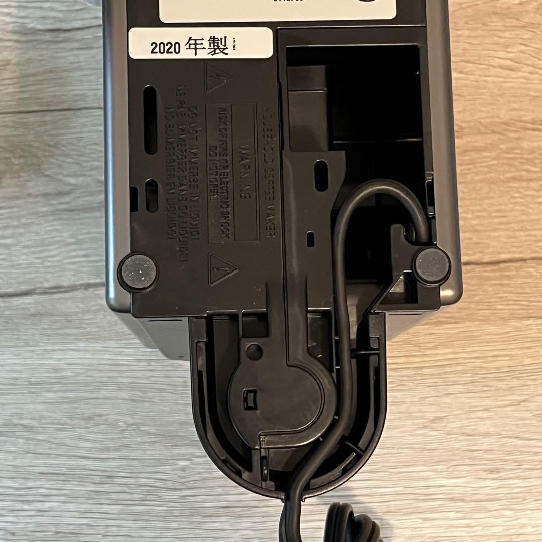 【極美品】ネスプレッソ ピクシーツー　C61-TI-W