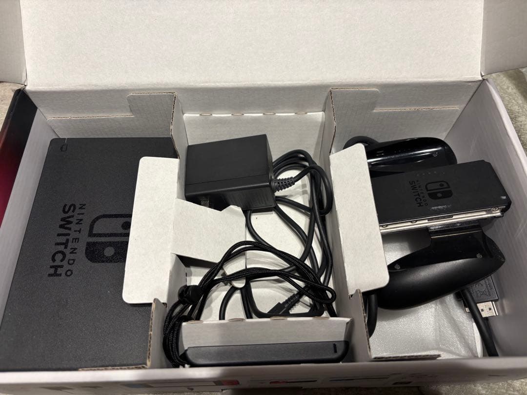 Nintendo Switch 本体 青とオレンジのジョイコン付き Nintendo Switch 本体 青とオレンジのジョイコン付き