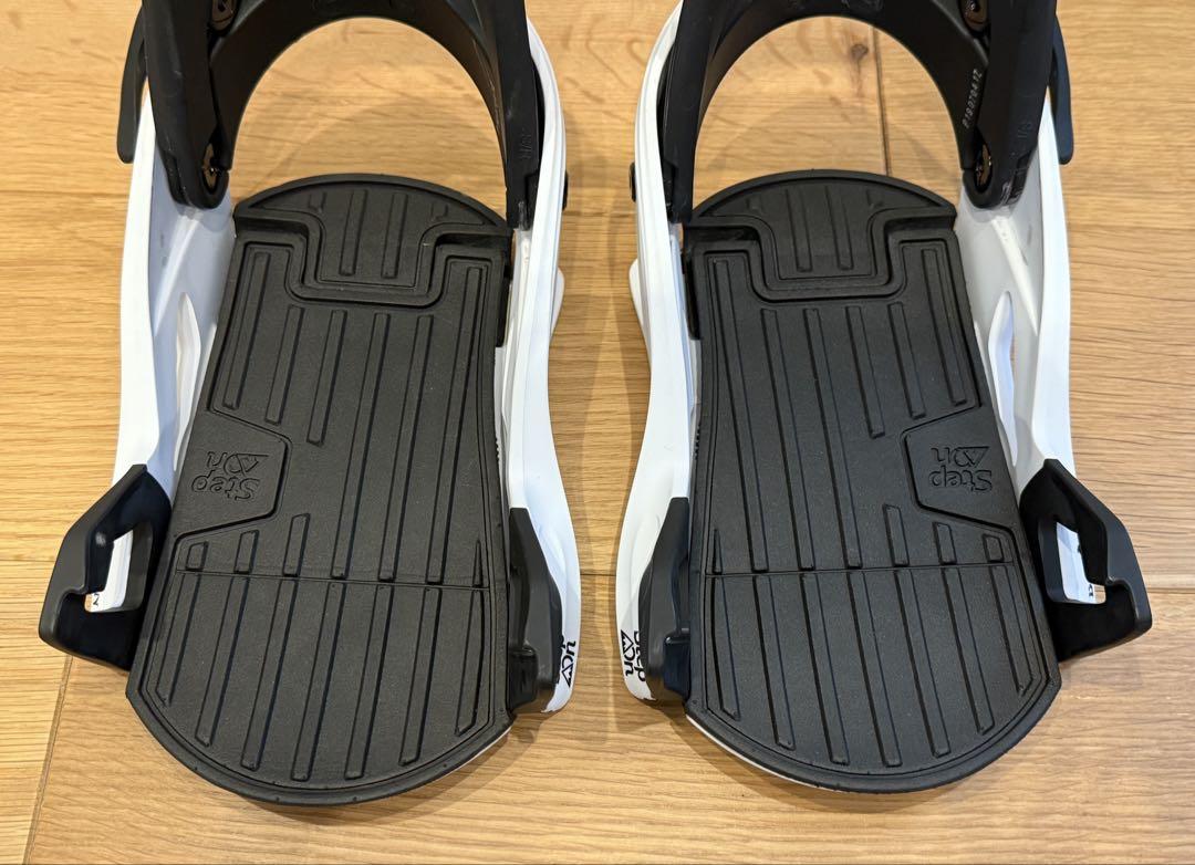 Burton STEP ON ビンディング S 黒/白 収納バッグ付き