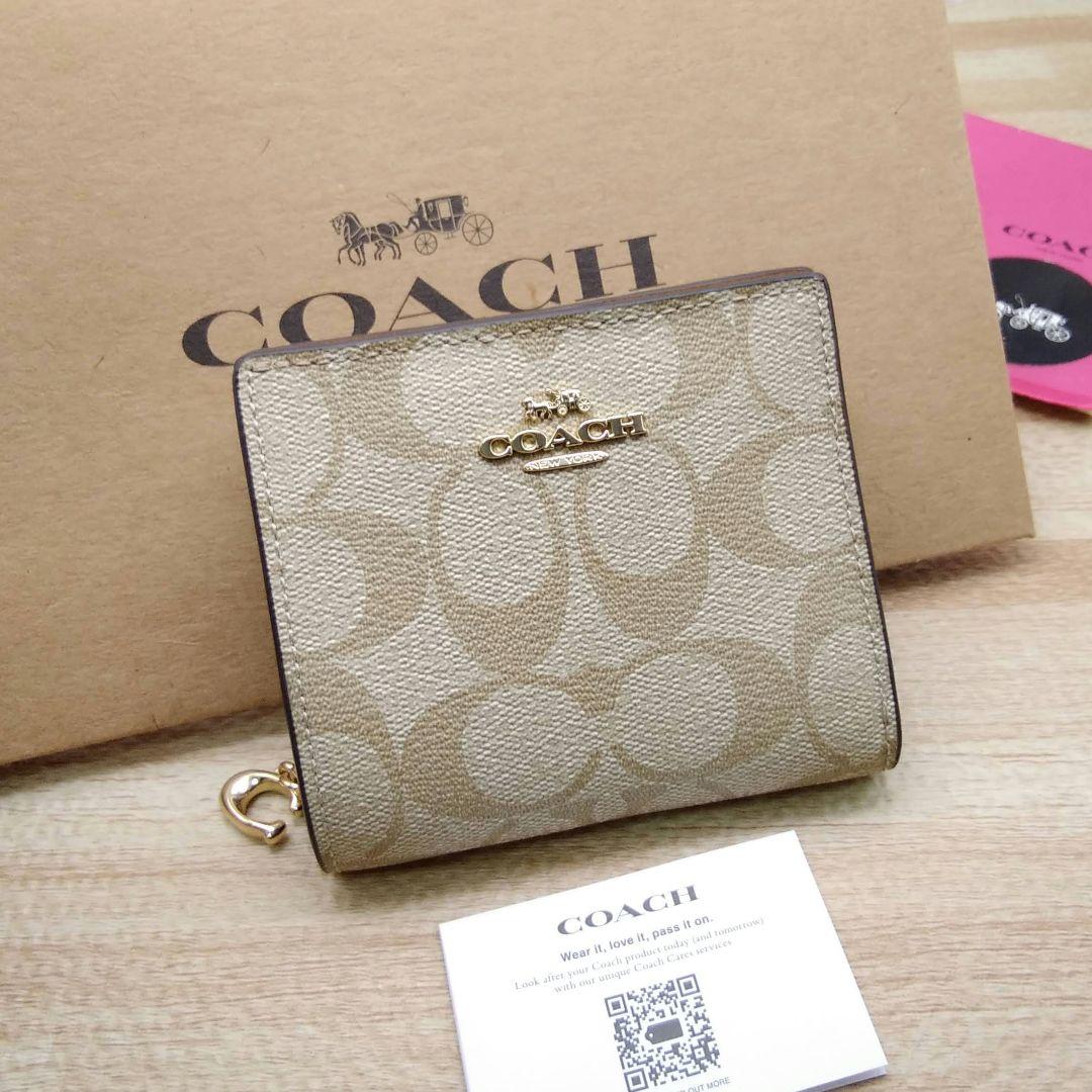 新作　新品　COACH　折り財布　レディース
