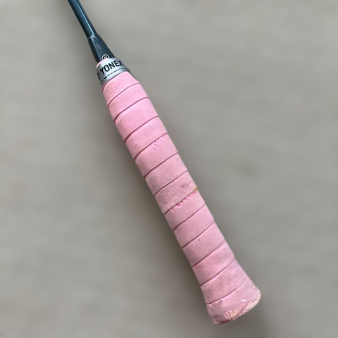 バドミントンラケット　2本まとめ売り　YONEX　apacs ラケットカバー付 バドミントンラケット 2本まとめ売り YONEX apacs ラケット