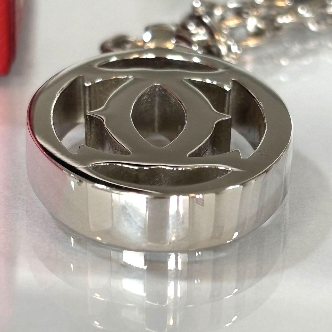 未使用　カルティエ　2C オーバル　ロゴ　チャーム　キーホルダー　箱付き