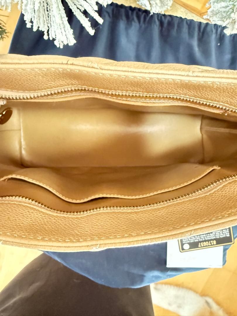 シャネル　復刻トート　ベージュ　ゴールド金具　キャビアスキン　マトラッセ