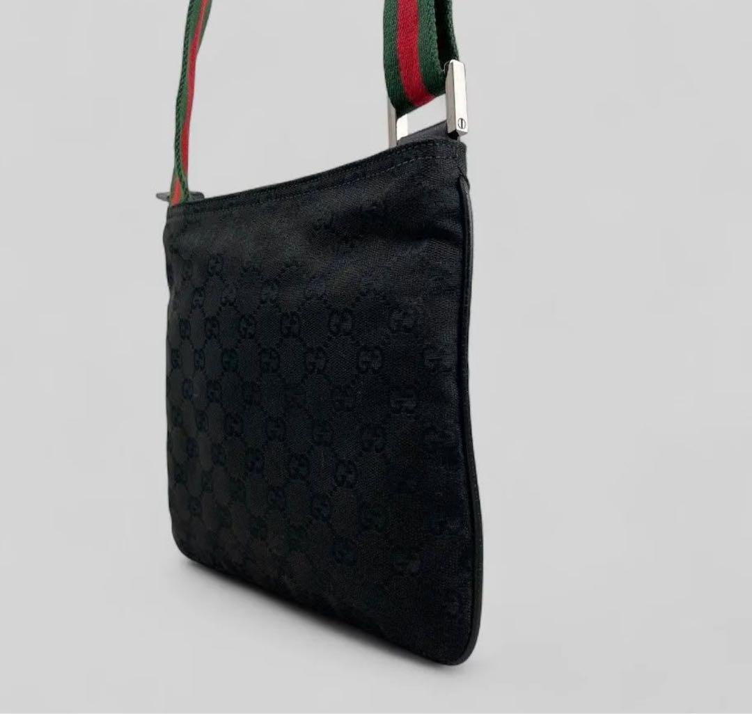 GUCCI ブラック サコッシュ
