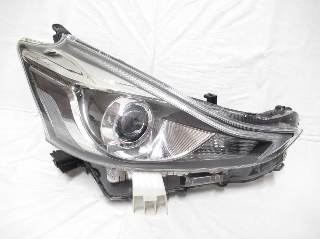 後期 プリウスα 右 LED ヘッドライト　ZVW40 ZVW41