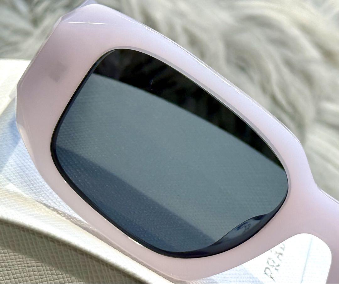 ✨PRADAプラダ サングラス SPR17W-F✨パウダーピンク パステルピンク