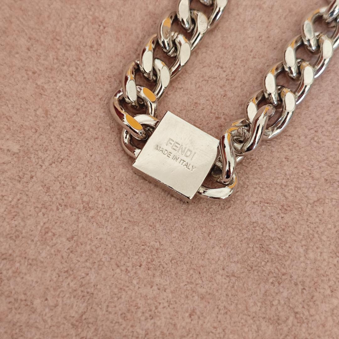 FENDI シルバー チェーンネックレス FENDI シルバー チェーンネックレス