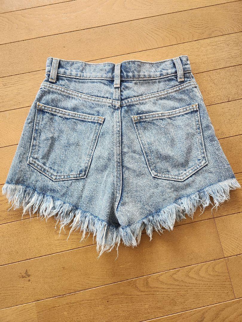 最大15%OFFクーポン ライトブルーデニムフリンジショートパンツ moussy メルカリ - パンツ