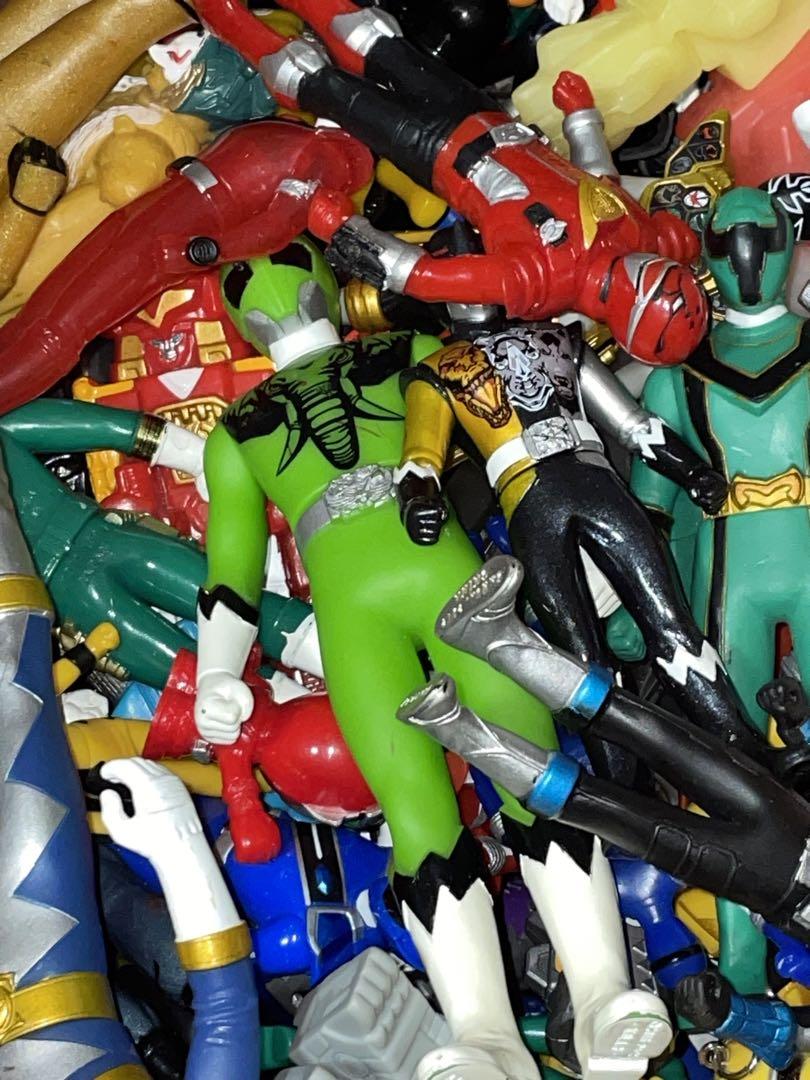 戦隊ヒーロー　大量