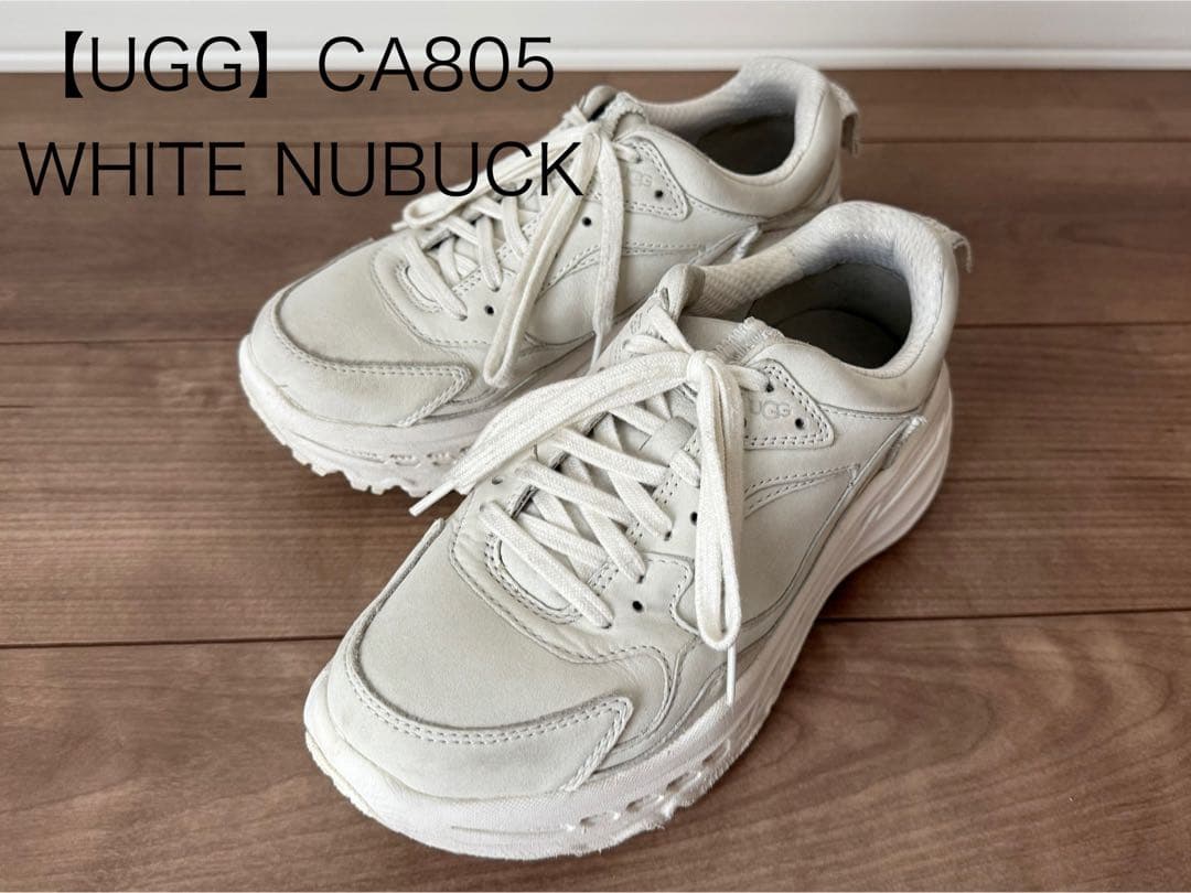 UGG CA805 ホワイトヌバック スニーカー23.5cm・UGG
