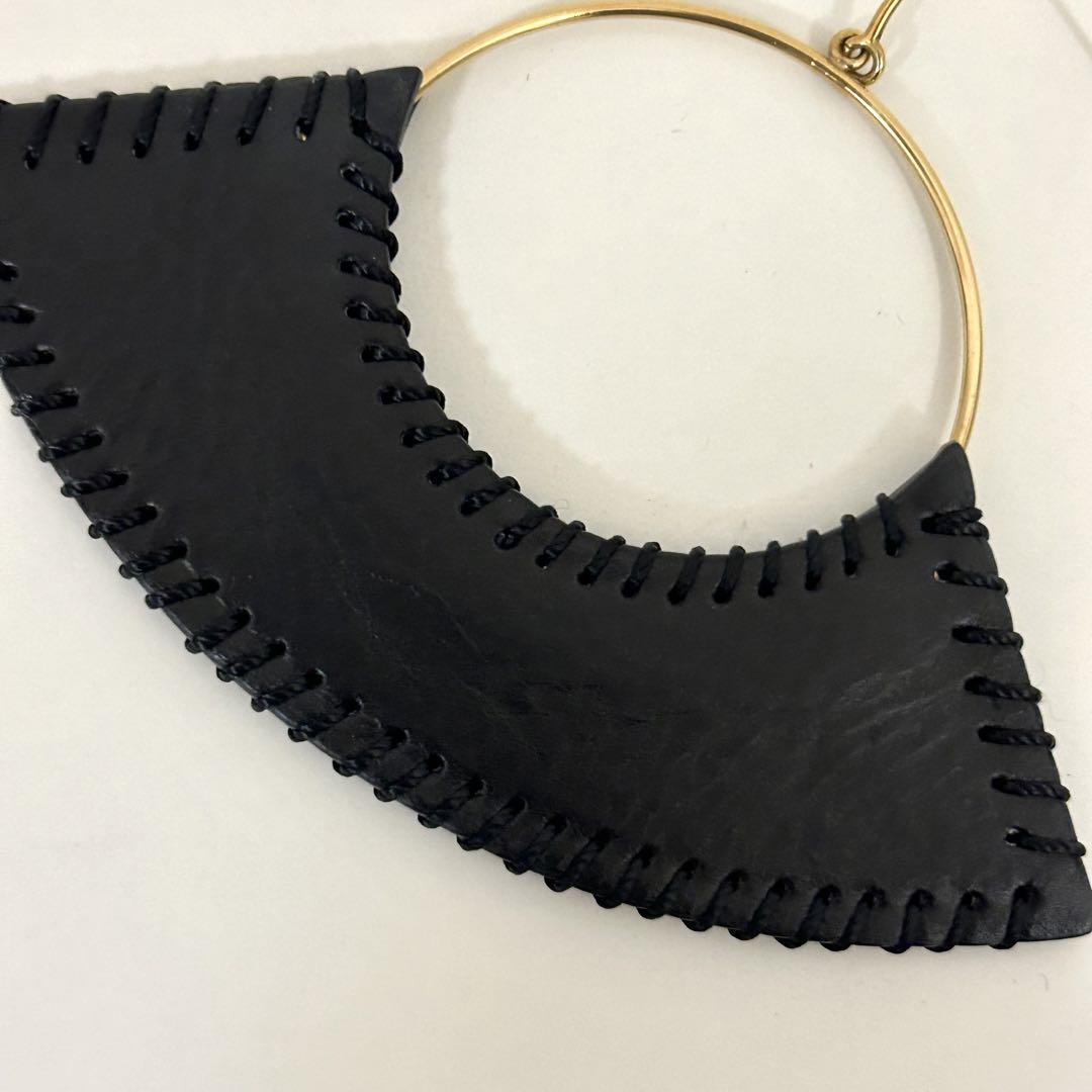 ［CELINE ］セリーヌ　レザーピアス