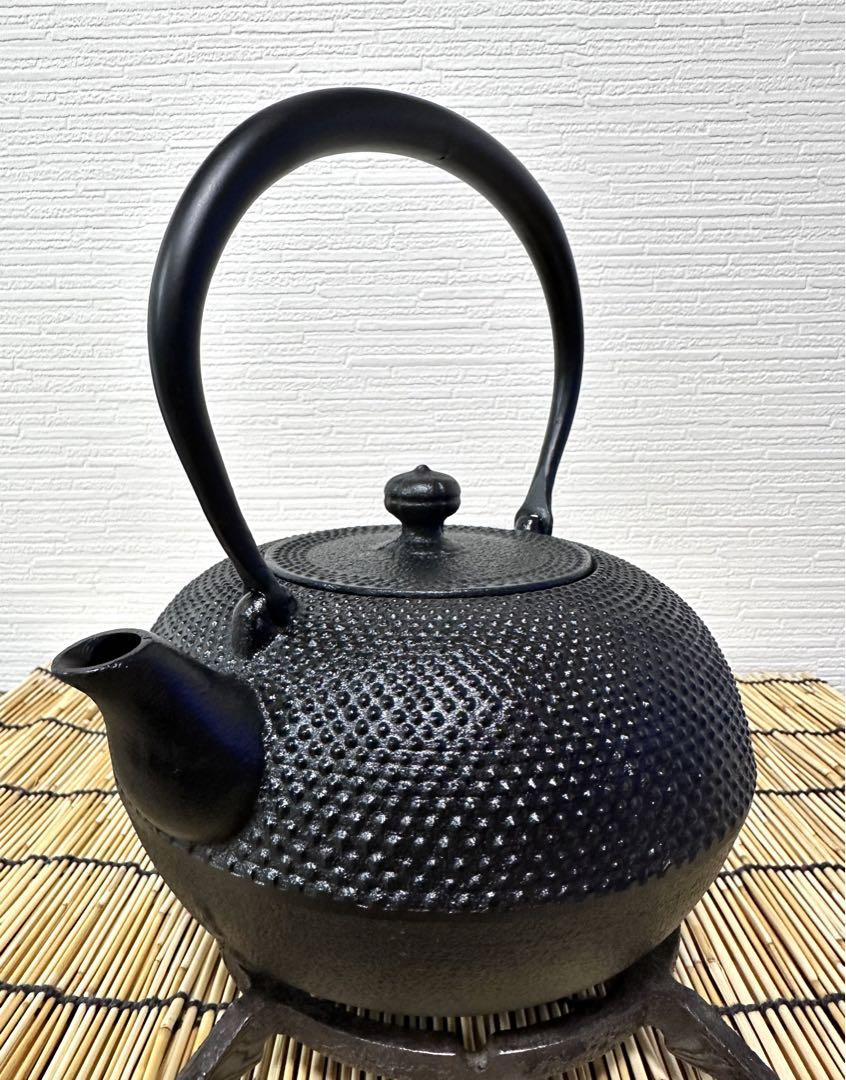 未使用品、保管品　南部特製銘　南部宝星堂及春鋳造所造　１８型アラレ　南部鉄瓶