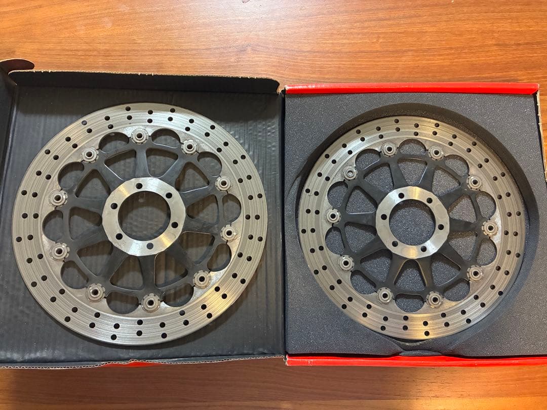 DUCATIドゥカティ純正　モンスター696 フロントブレーキディスク　左右