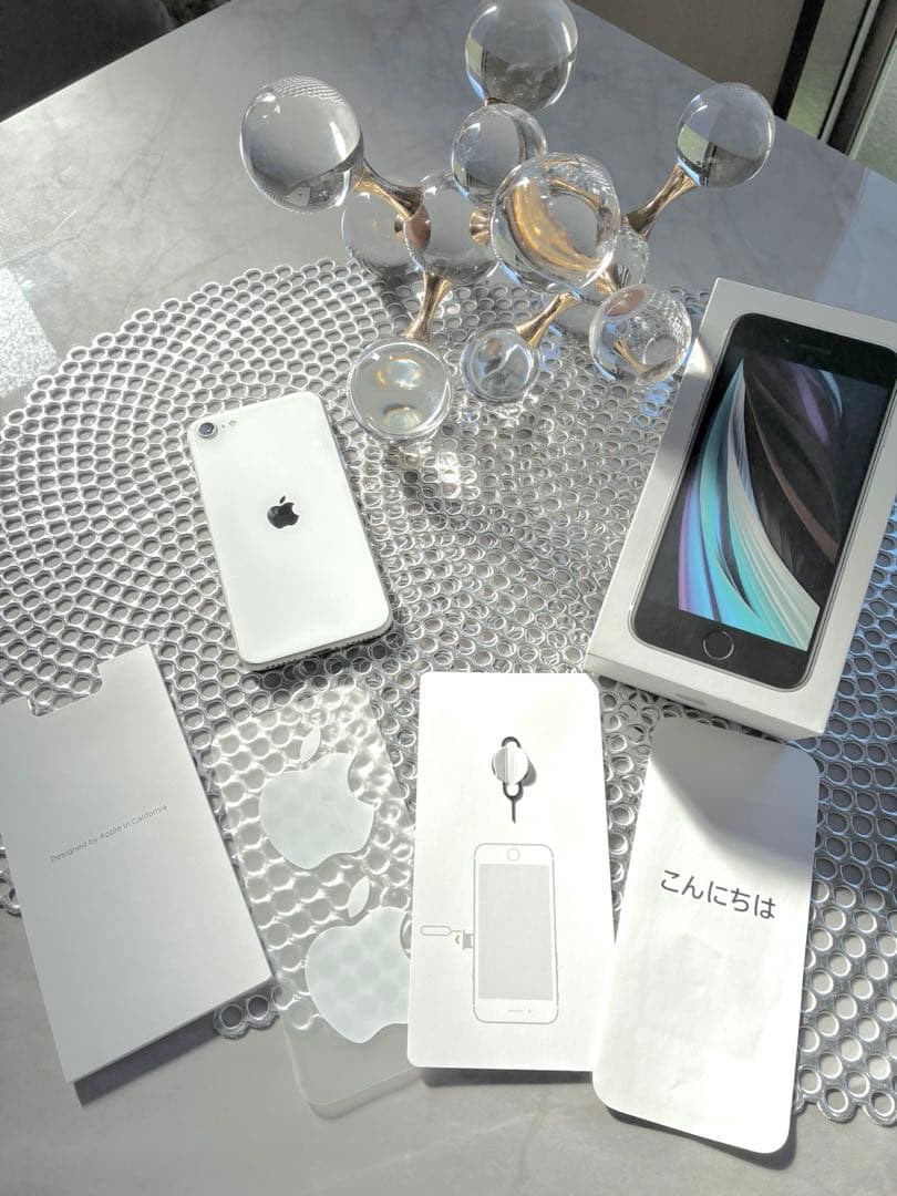 iPhone SE 64GB SIMフリーホワイト 箱有りApple