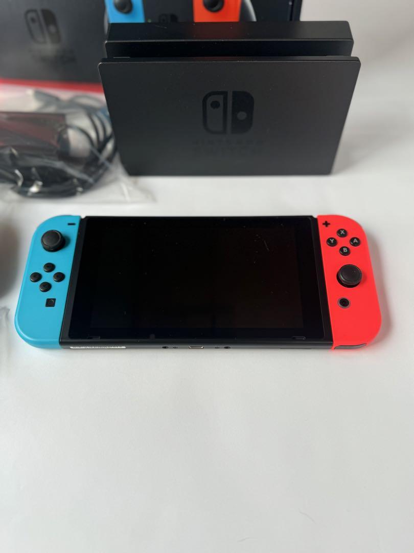 任天堂Switch バッテリー強化版　新型スイッチ
