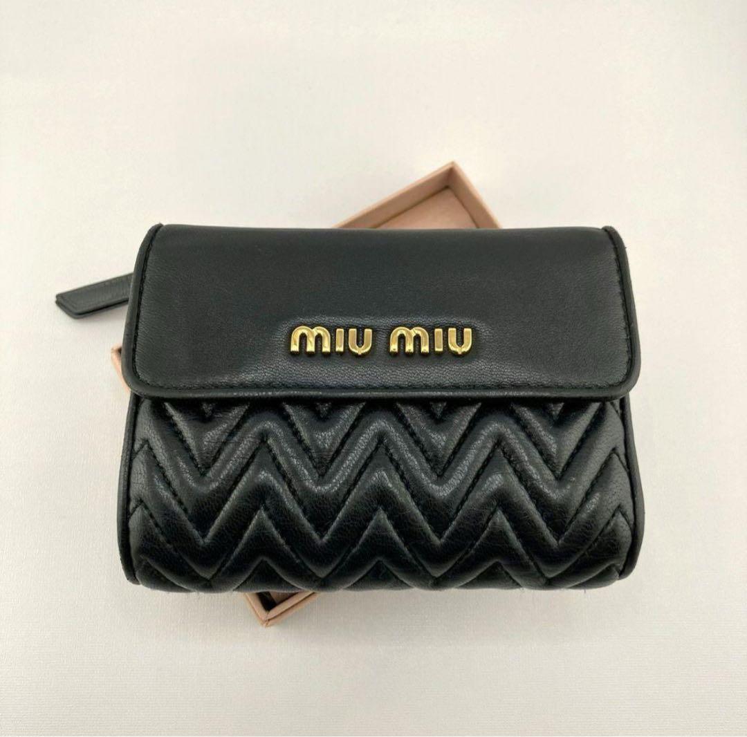 miumiu財布 miumiu3つ折り財布