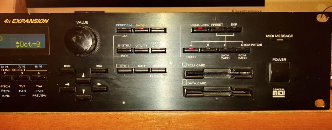 Roland Super JV-1080 シンセサイザー