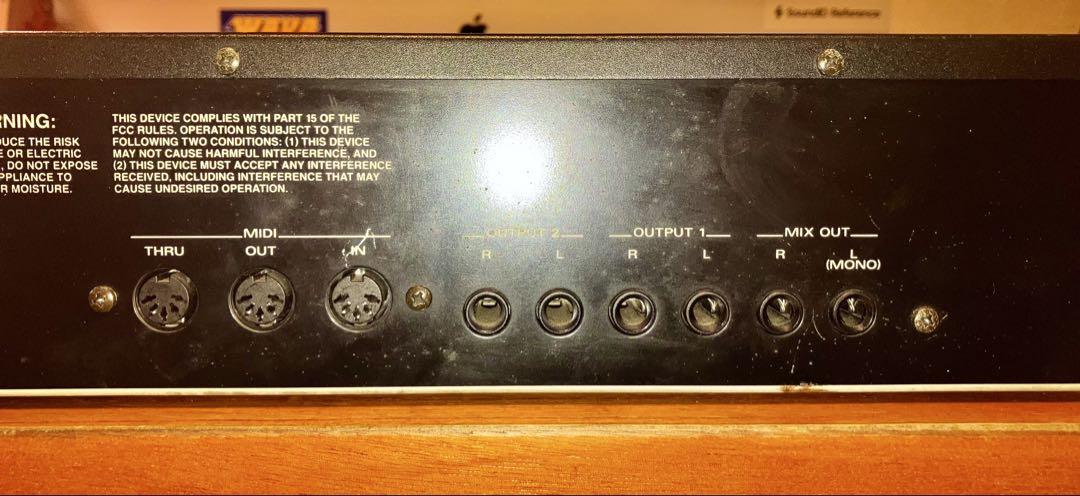 Roland Super JV-1080 シンセサイザー