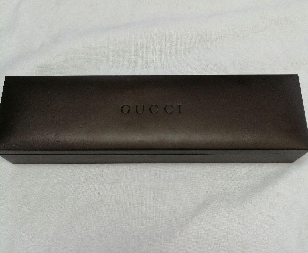 GUCCI 104 レディースレザーベルト腕時計