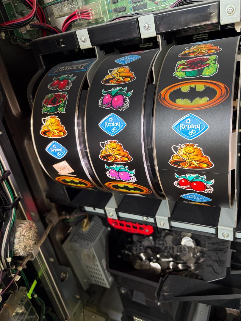 バットマン スロット実機（家庭用100V対応・コイン機） バットマン スロット実機（家庭用100V対応・コイン機） - メルカリ