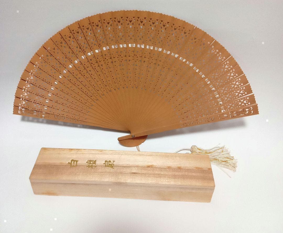 【美品・希少】扇子 白檀扇子 和装小物 茶道 お茶会 お茶席 歌舞伎 美品