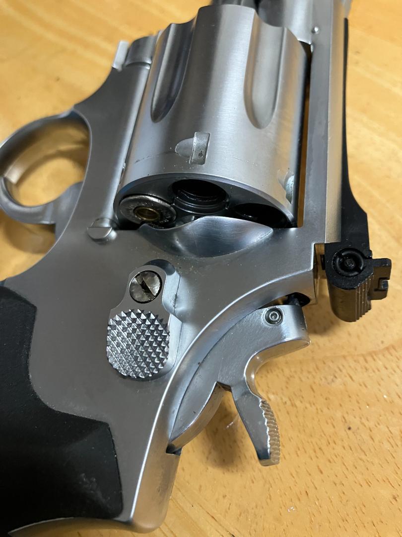 Smith & Wesson シルバーリボルバー