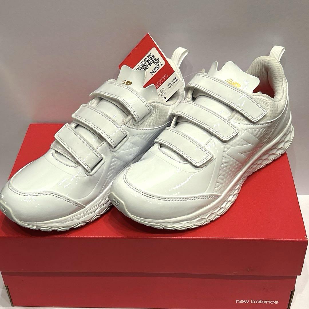 ニューバランス　野球トレーニングシューズ　新品