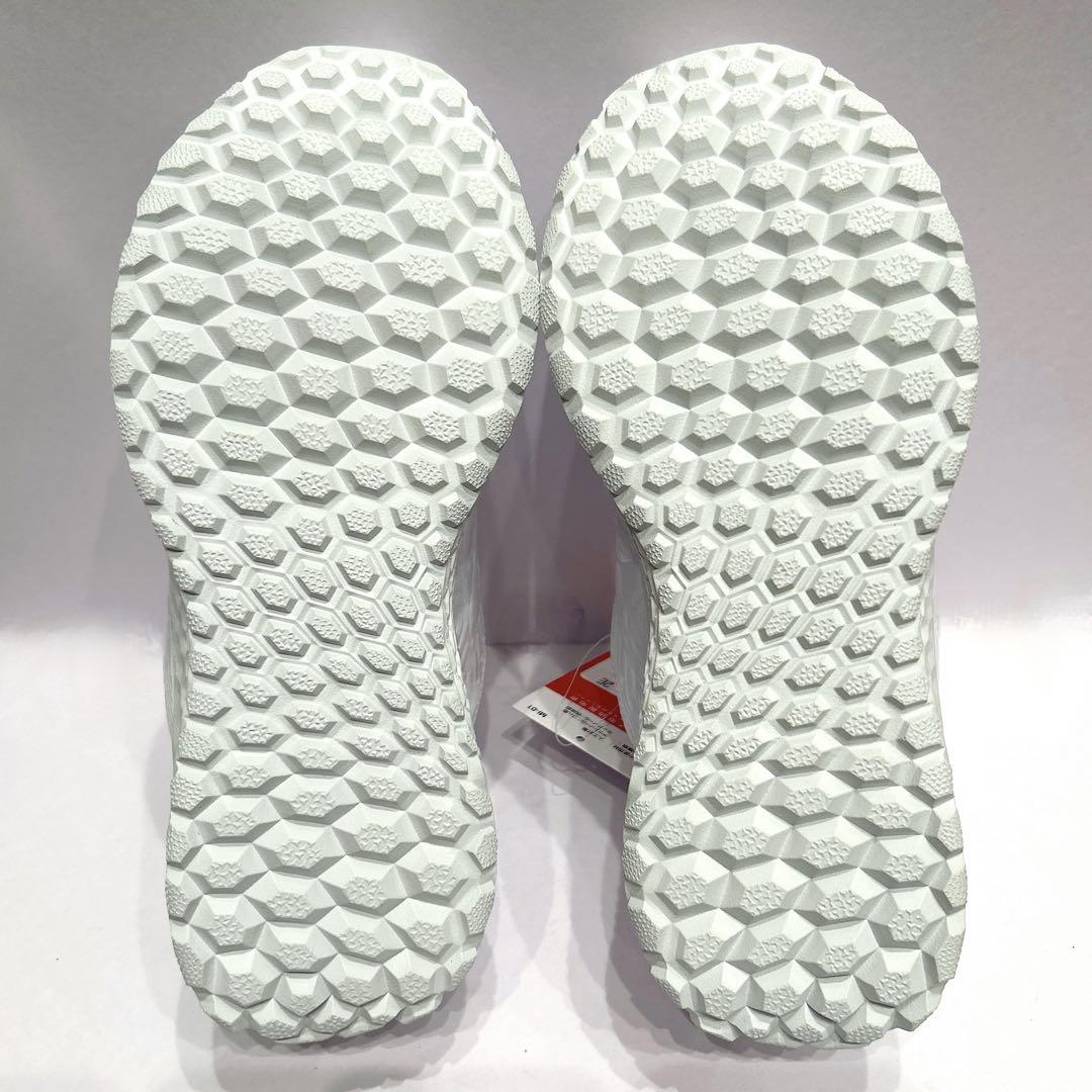 ニューバランス　野球トレーニングシューズ　新品