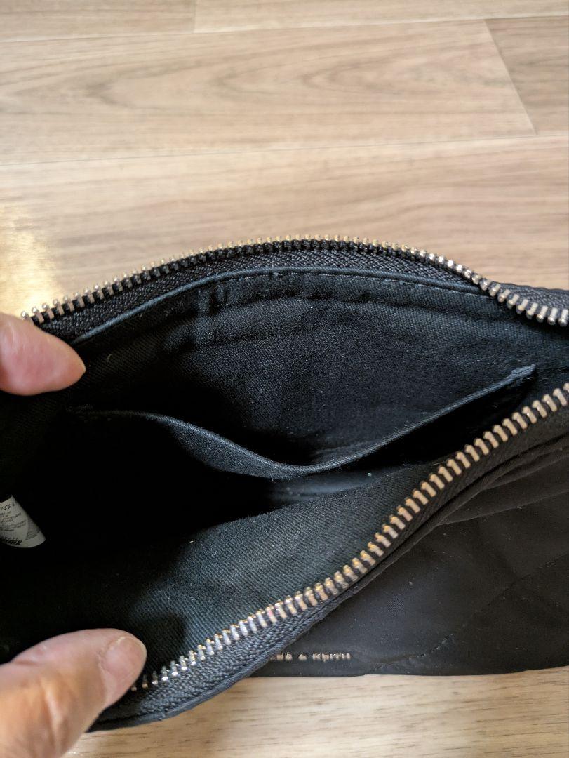 CHARLES & KEITH ブラックナイロンバッグ