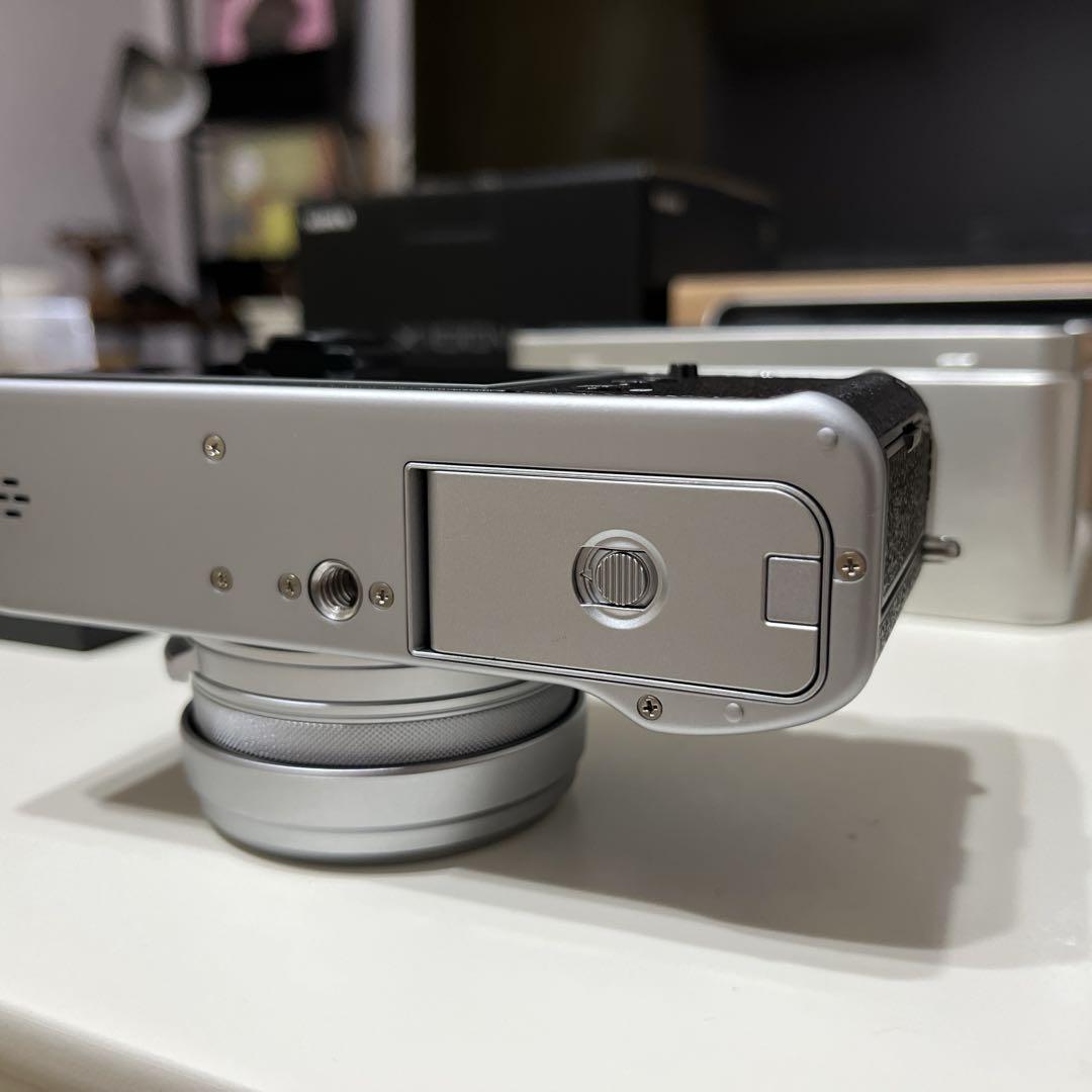 【美品】FUJIFILM X100VI シルバー 付属品多数
