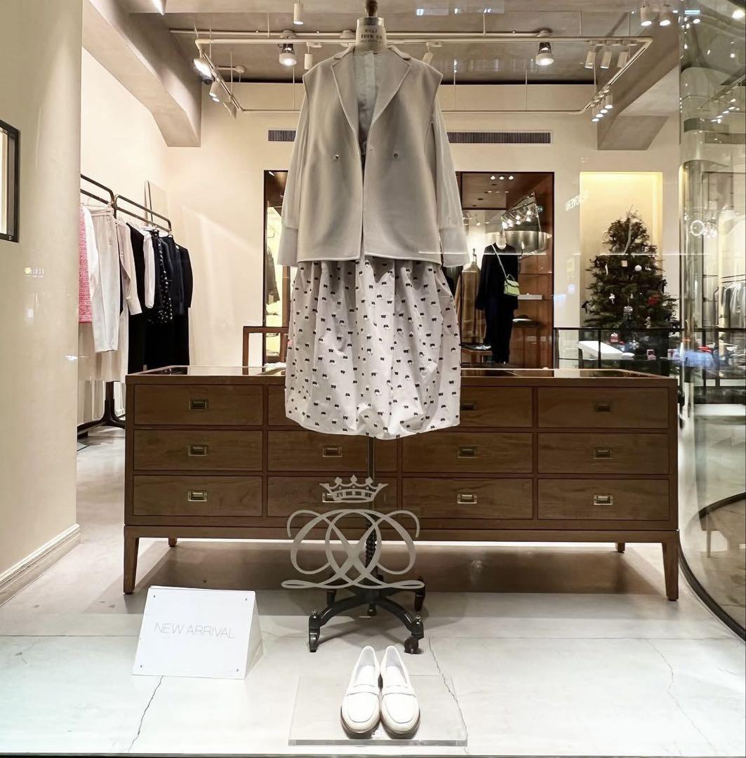 ＊専用＊　　MANOLO BLAHNIK ホワイト ローファー
