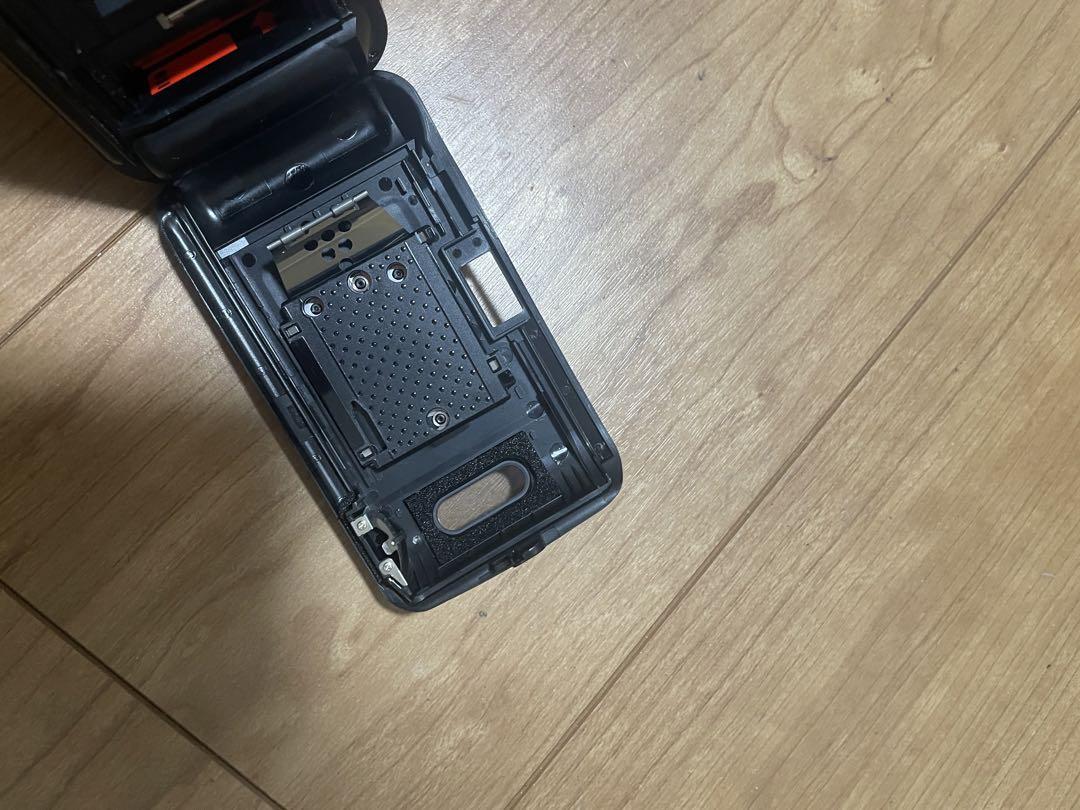 ブラック