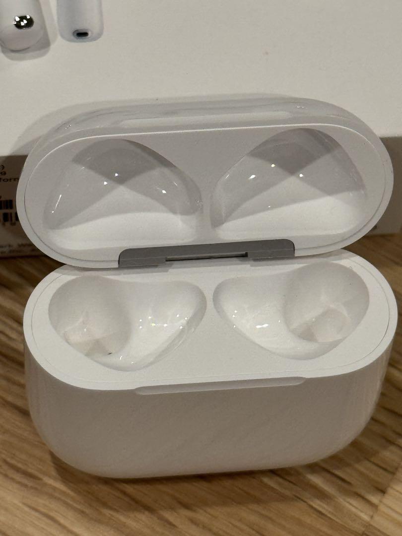 AirPods 4 アクティブノイズキャンセリング有 超美品 ANC