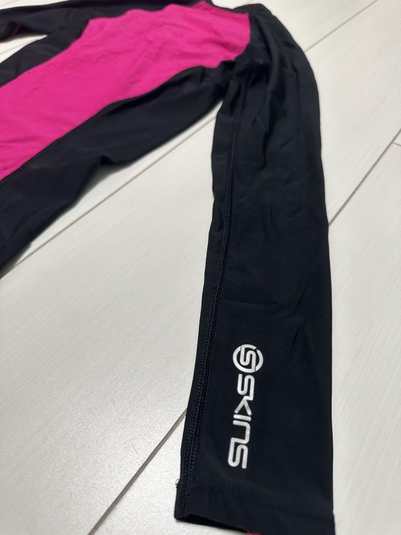 SKINS スキンズ　レディース　トップス　ロングスリーブ　ブラック