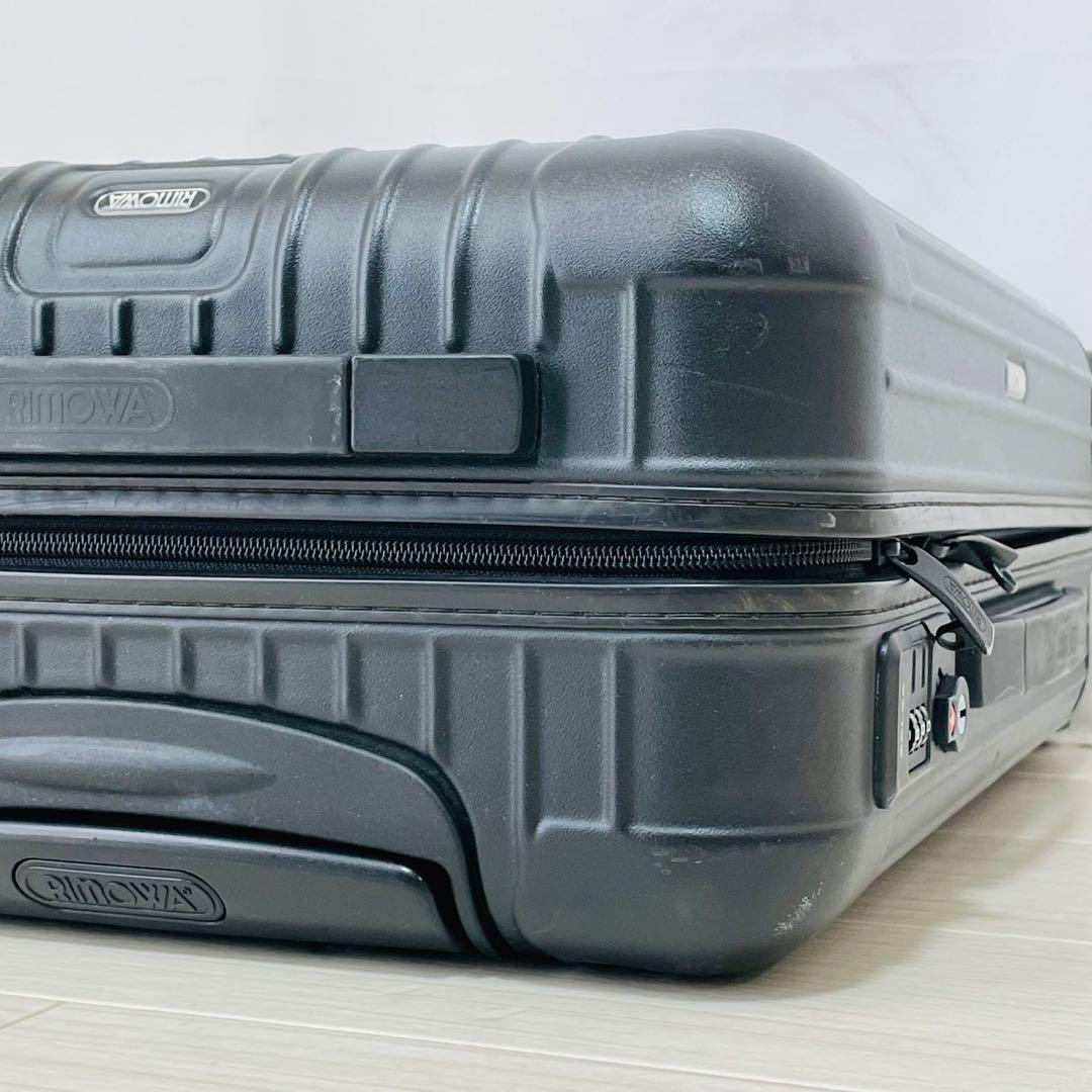 美品　リモワ　サルサ　35L 4輪　マットブラック　機内持込　TSAロック