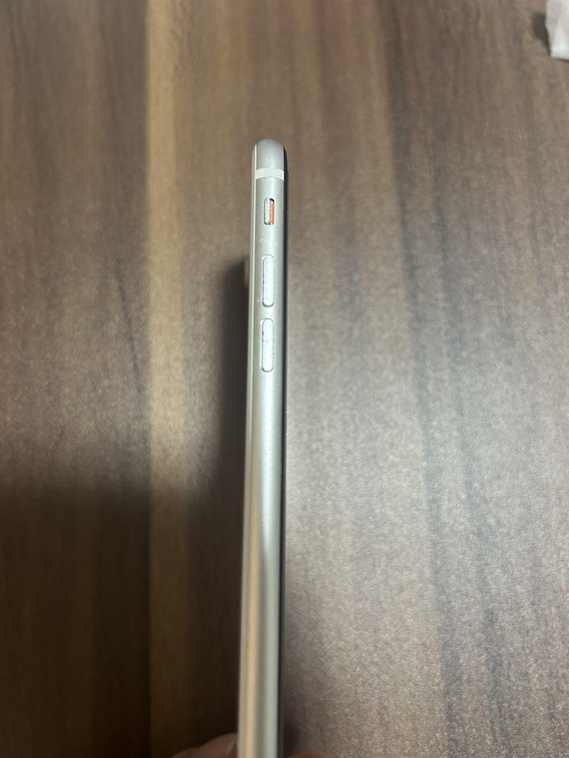 iPhone SE (第2世代) 64GB SIMフリー ホワイト