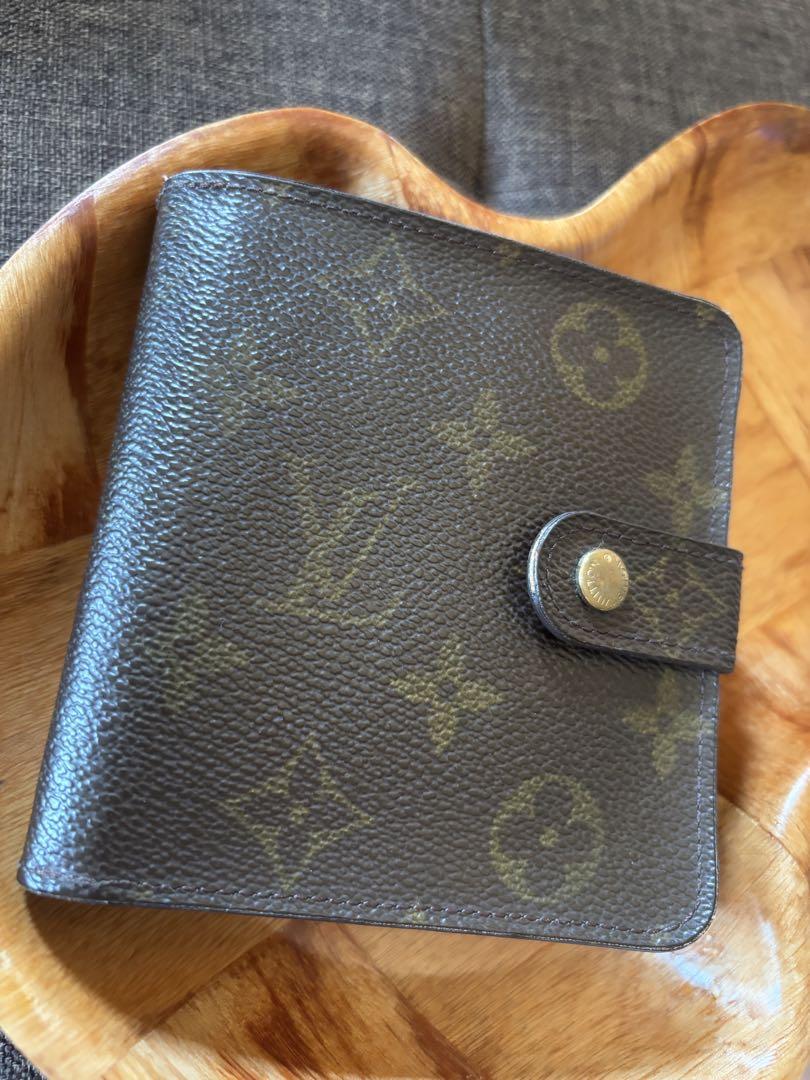 ルイ・ヴィトン　LOUIS VUITTON 折財布