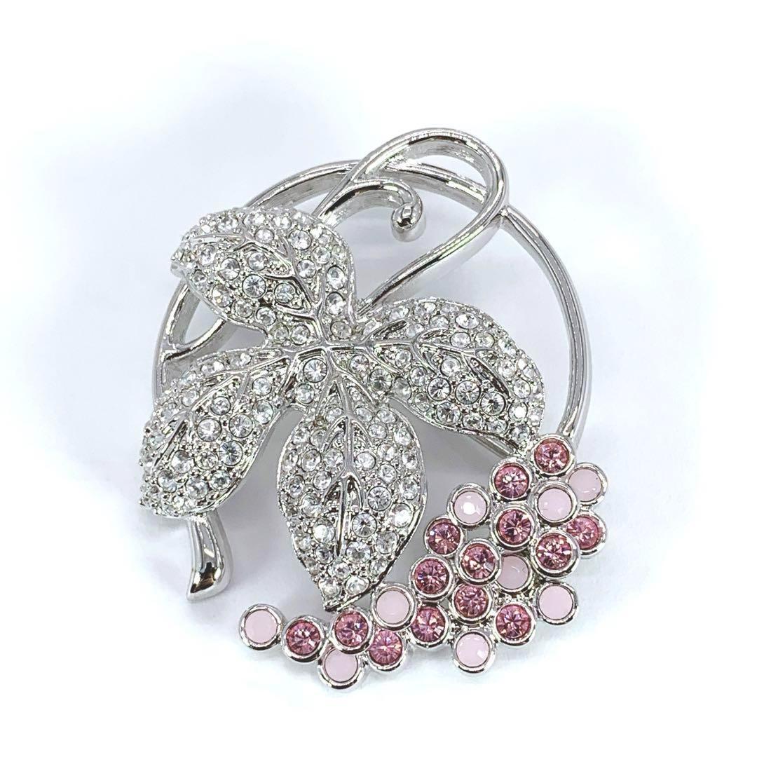 SWAROVSKI　スワロフスキー　ブローチ　シルバー　アクセサリー
