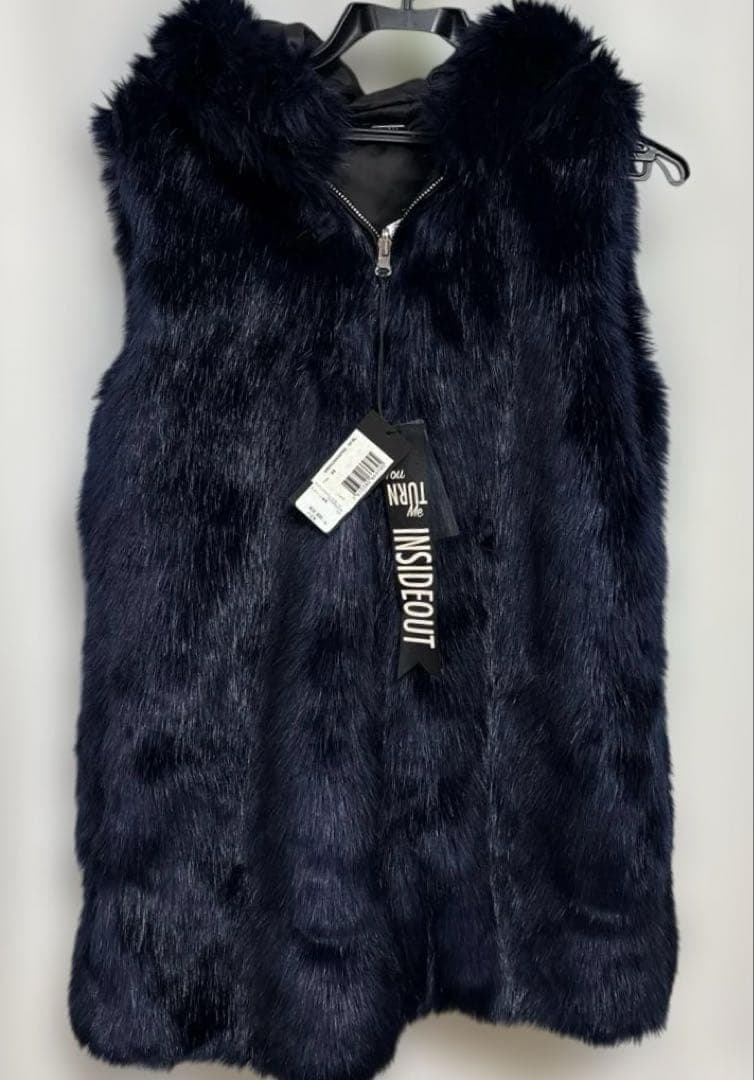 【美品】 目の覚めるような濃紺のファーベストGUESS ファーベスト 【美品】 目の覚めるような濃紺のファーベストGUESS ファーベスト