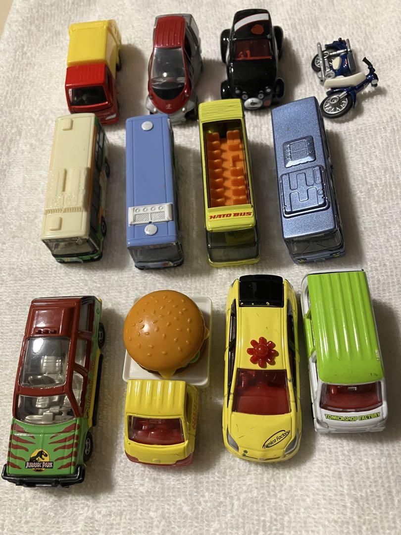 トミカ６０台まとめ売り。トミカのレジャーシート、信号機セット