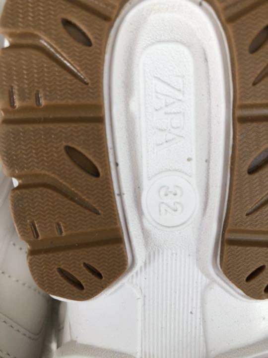 メルカリ Zara キッズスニーカー 32 ザラ 2 500 中古や未使用のフリマ メルカリ Zara キッズスニーカー 32 ザラ 2 500 中古や未使用のフリマ