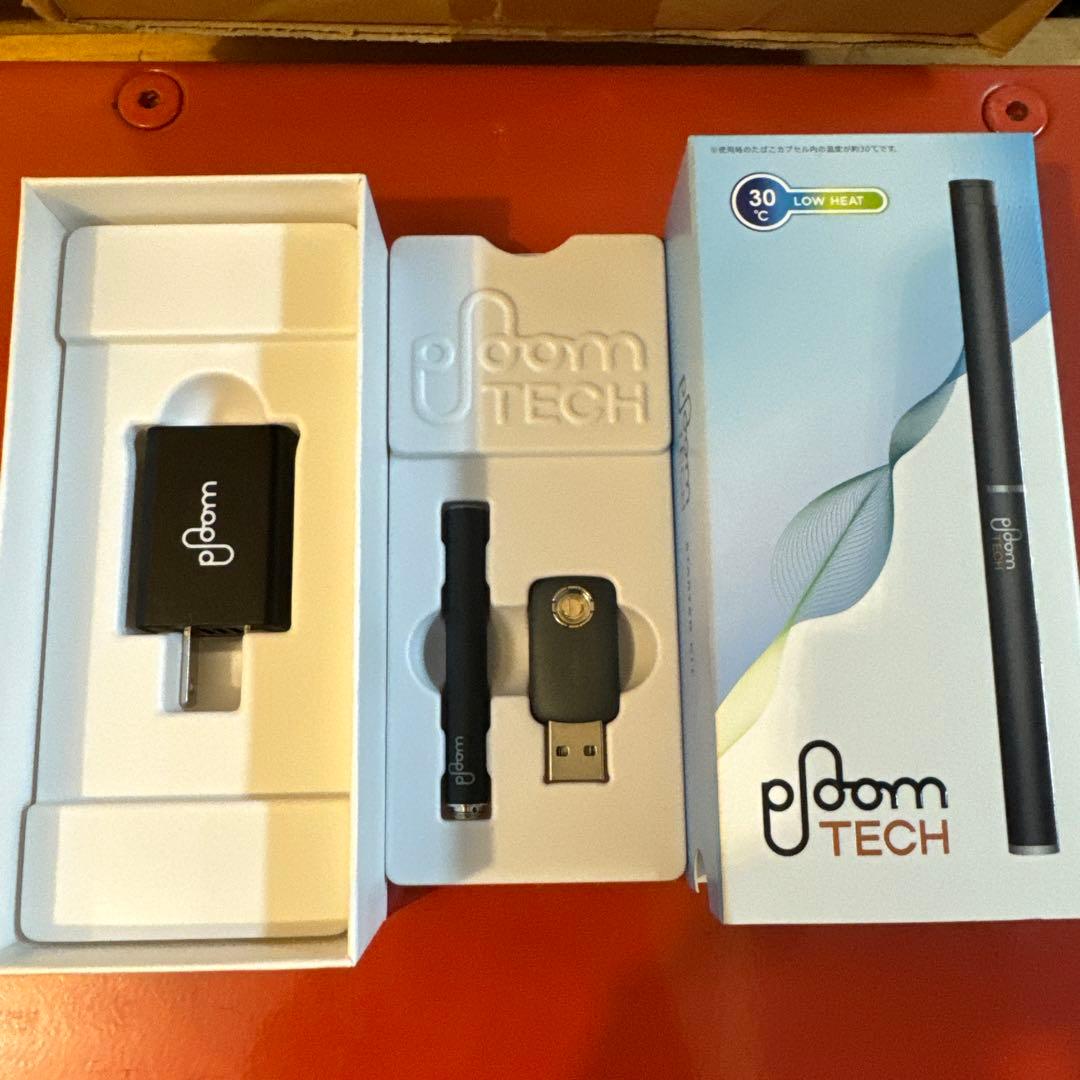 イシカワラボ フード付き紐ありプルオーバー『新品』タグ付 イシカワラボ フード付き紐ありプルオーバー『新品』タグ付