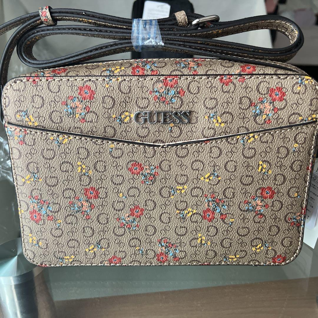 Guessレーディスバック