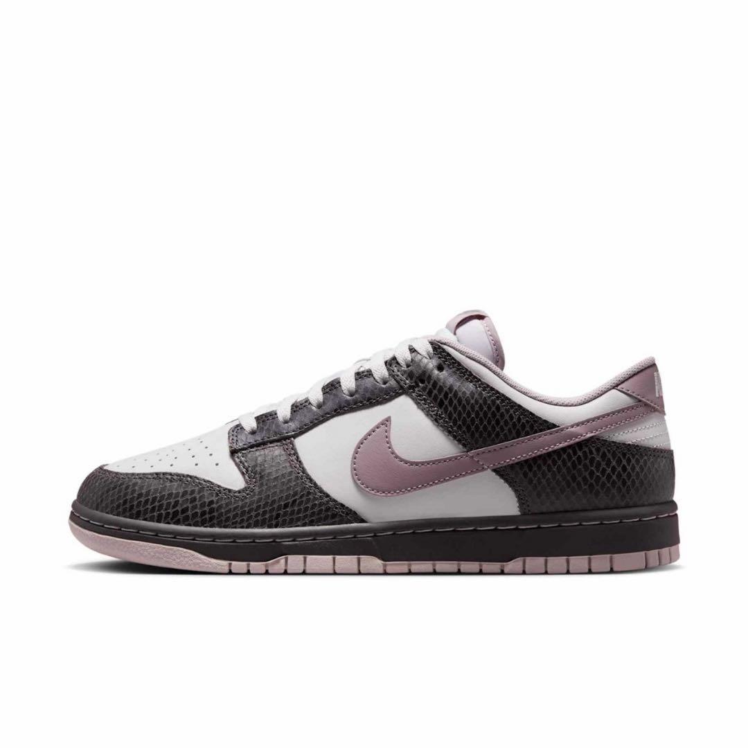 箱、黒タグ付き NIKE DUNK LOW RETRO PRM Graffiti スニーカー