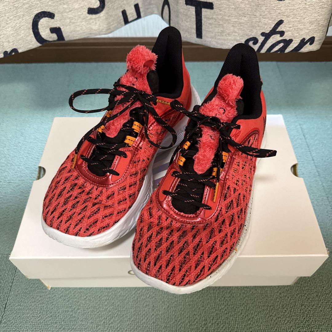 カリー9 セサミストリートコラボ　　エルモver Under Armour Curry Flow 9 