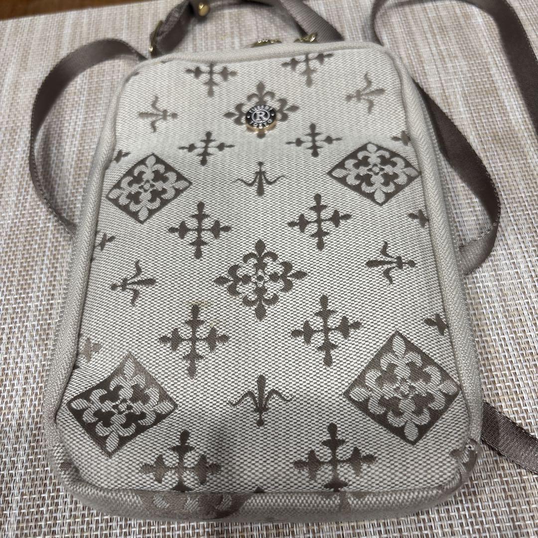 RUSSET スマホショルダー美品