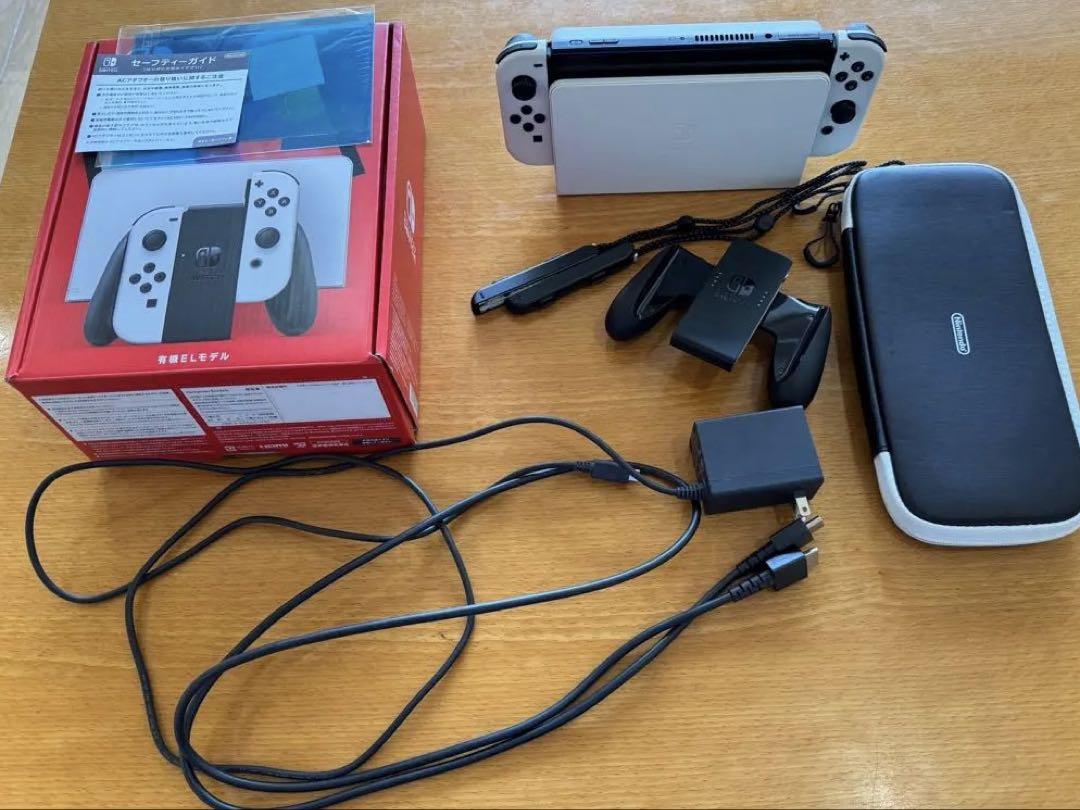Nintendo Switch 有機ELモデル（ホワイト）　ケース付き
