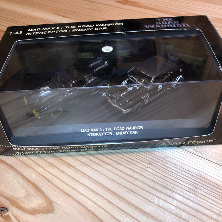 安い超歓迎 オートアート1 THE RORD WARRIOR展示品 Qdrxi-m42845670303 43 マッドマックス2 2022低価